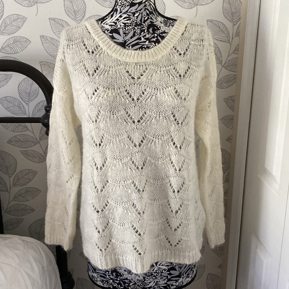 Stile Benetton mohair blend back button long sleeve knit sweater